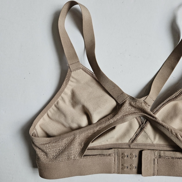 Lululemon Awake to Lace Bra Size 34B in Softsand/Crepe - Picture 5 of 10